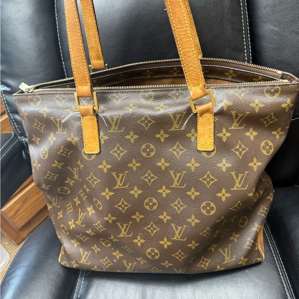 Louis Vuitton Monogram Tote in Brown with Tan Trim - Picture 5 of 9